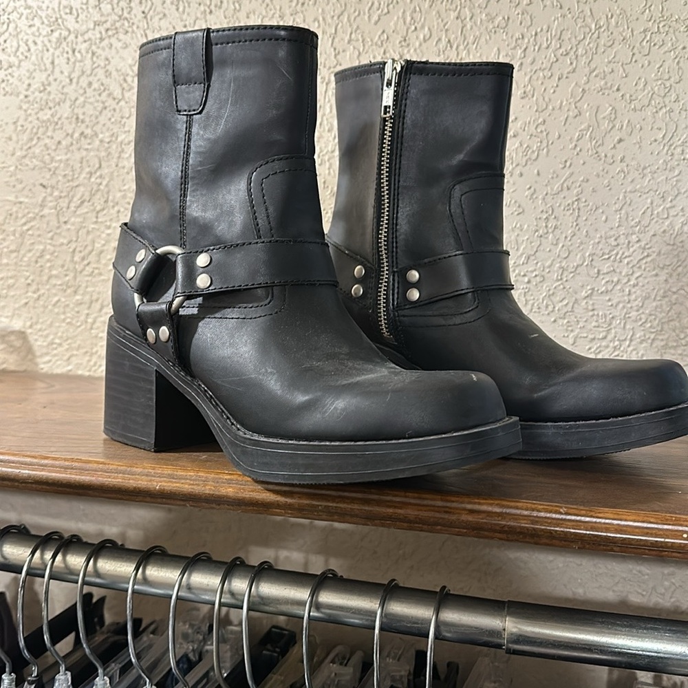 Ladies Boots